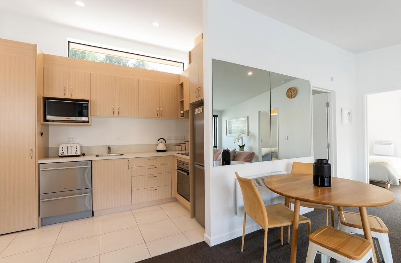 'LakeLife' Lake Front Apartment Queenstown Buitenkant foto
